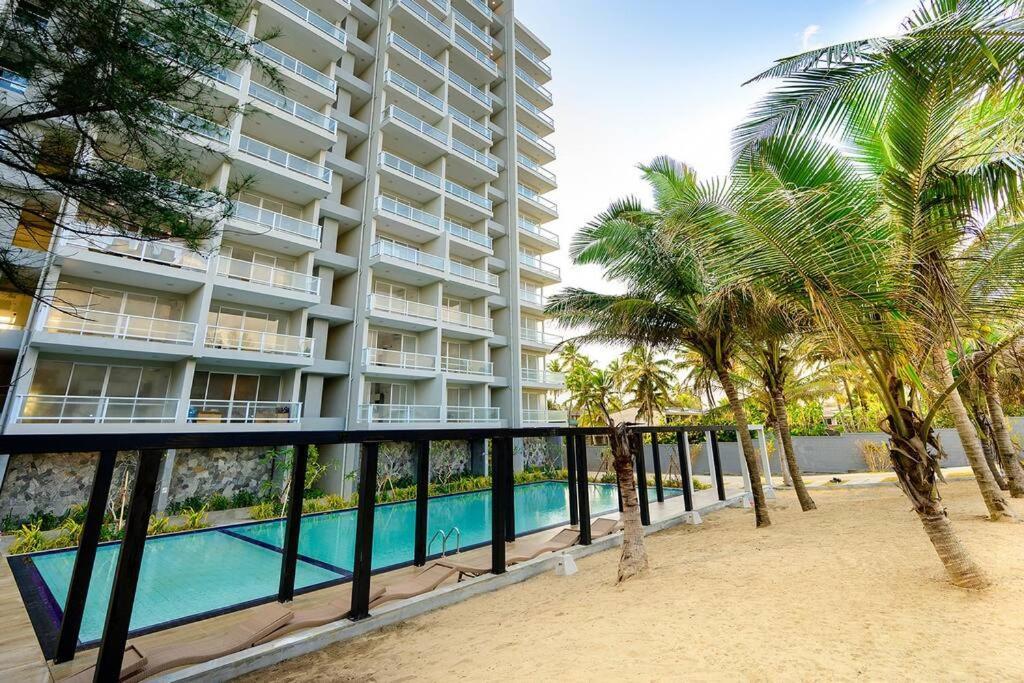 Masa Beach Front Apartment Uswetakeiyawa Ja-Ela Kültér fotó