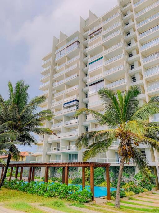 Masa Beach Front Apartment Uswetakeiyawa Ja-Ela Kültér fotó