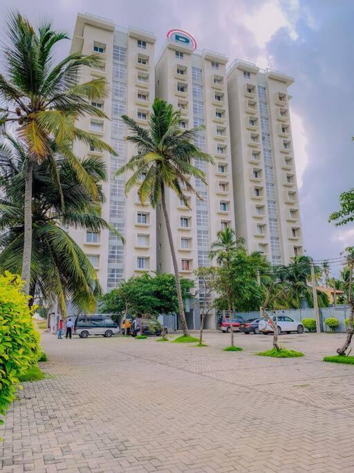 Masa Beach Front Apartment Uswetakeiyawa Ja-Ela Kültér fotó
