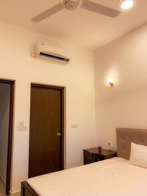 Masa Beach Front Apartment Uswetakeiyawa Ja-Ela Kültér fotó