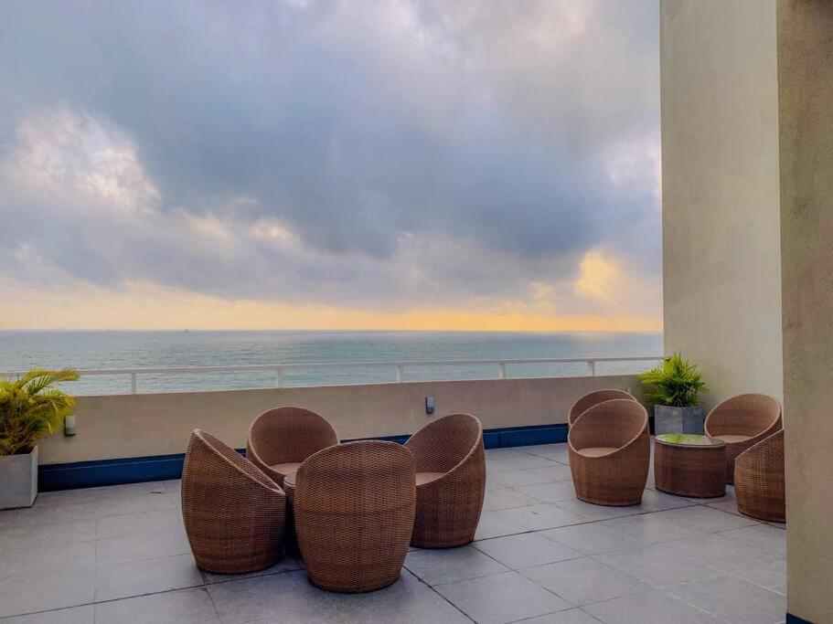 Masa Beach Front Apartment Uswetakeiyawa Ja-Ela Kültér fotó