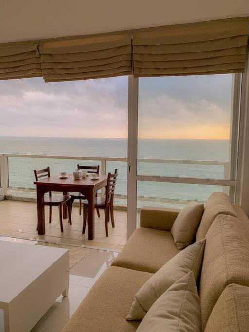 Masa Beach Front Apartment Uswetakeiyawa Ja-Ela Kültér fotó