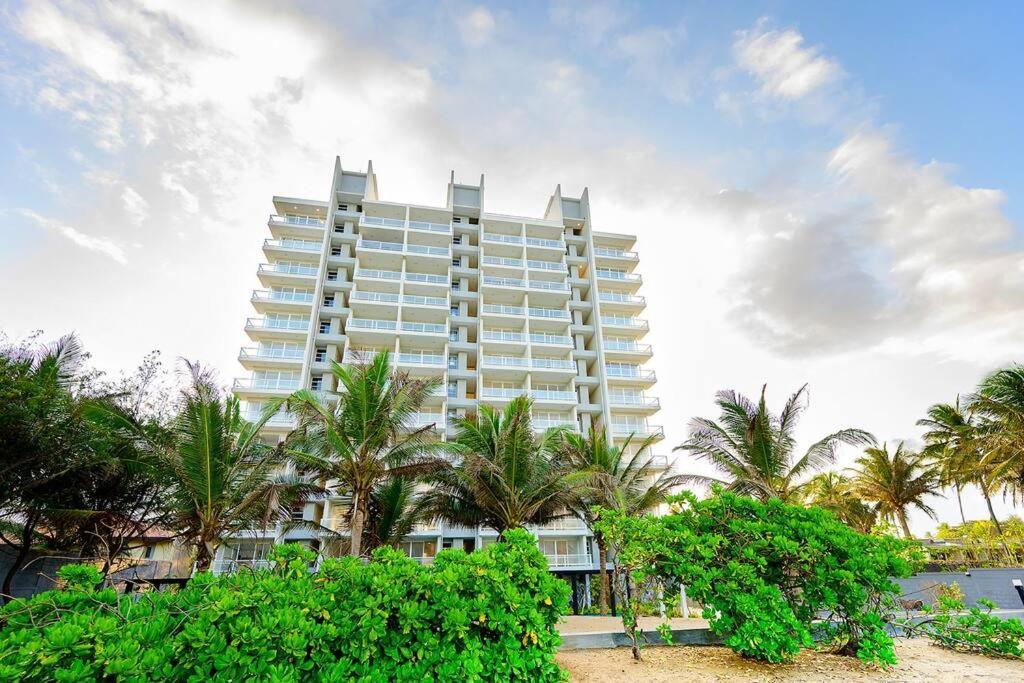 Masa Beach Front Apartment Uswetakeiyawa Ja-Ela Kültér fotó